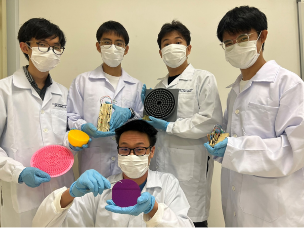 Students-displaying-prototyped-fabrication-of-semiconductor-and-electronic-products