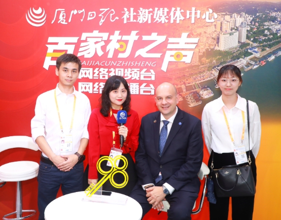 30 XMUM Students Volunteered at CIFIT 2019