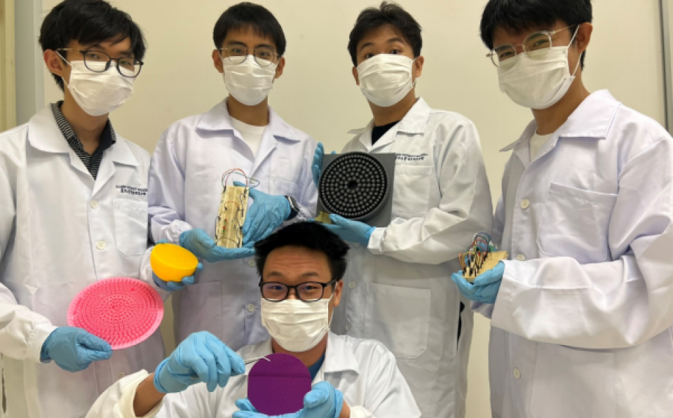 Students-displaying-prototyped-fabrication-of-semiconductor-and-electronic-products