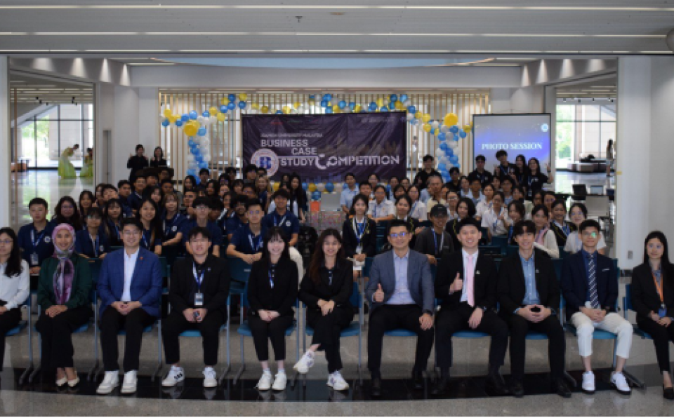 Business-Case-Study-Competition-2025-Brings-Students-to-XMUM