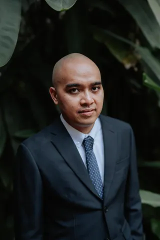Prof. Darren